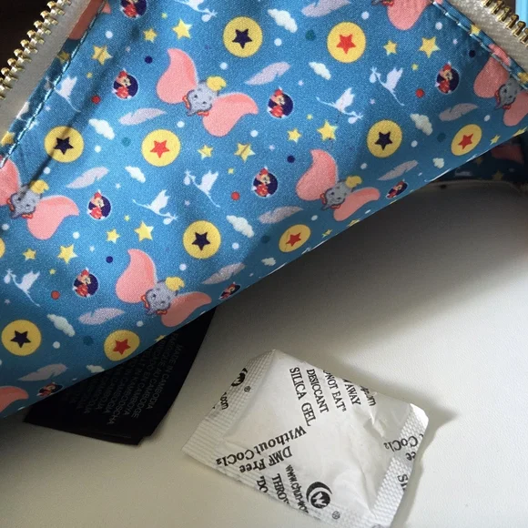 Disney Dumbo Loungefly Book Convertible Crossbody Backpack Bag - Picture 5 of 5